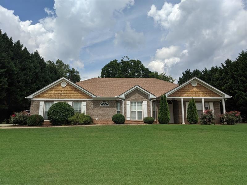 4940 Planters Way, Flowery Branch, GA 30542 - photo 1