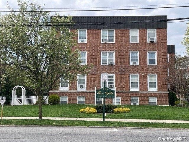 230 Central Ave unit 2G, Lawrence, NY 11559 - photo 1