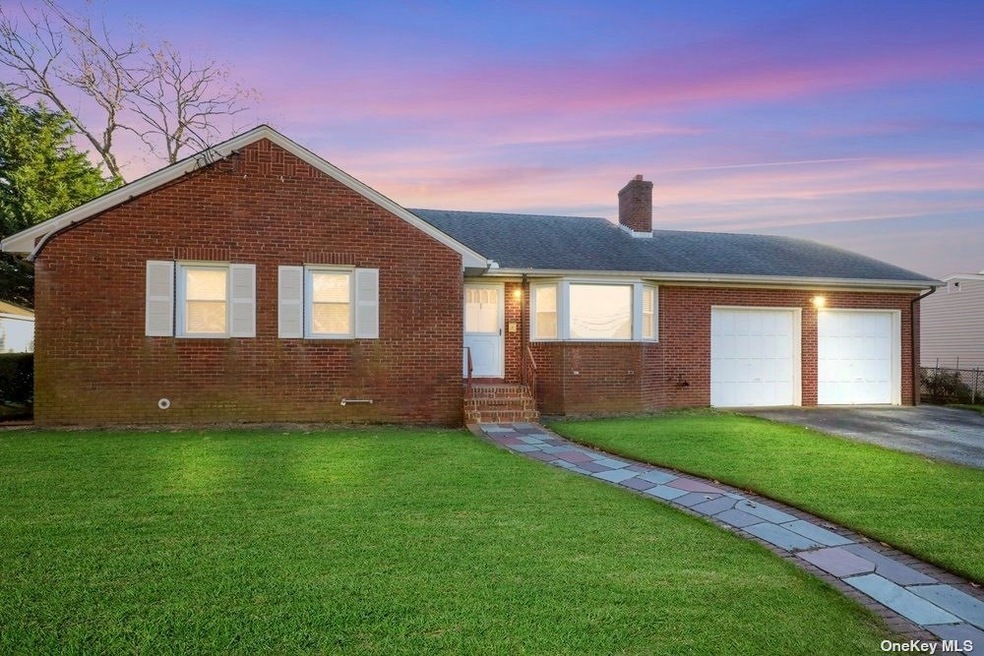 15 Vine St, Lynbrook, NY 11563 MLS ONE3442839