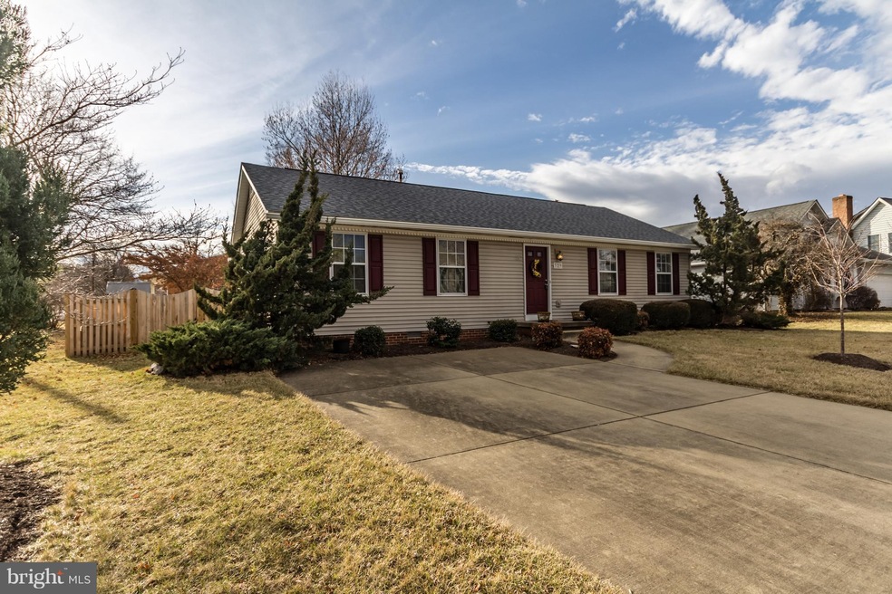 329 W Cedarmeade Ave, Winchester, VA 22601 - photo 1