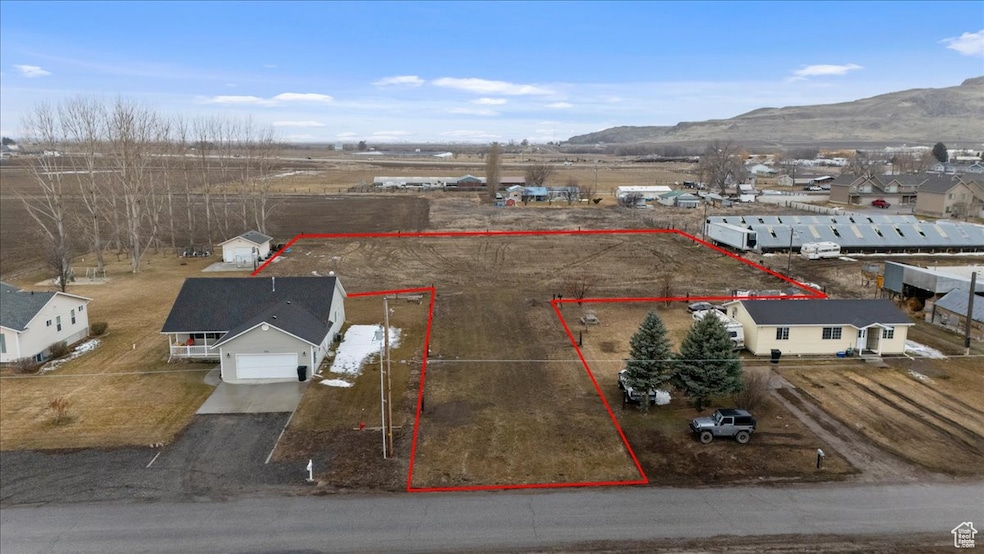 Bird's eye view featuring a mountain view