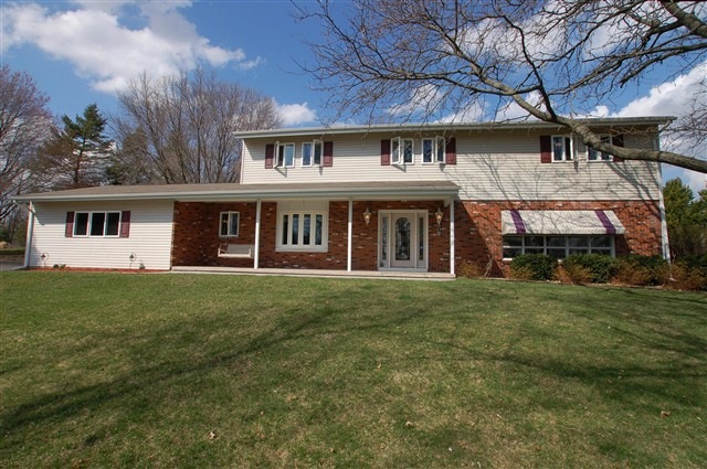 2204 Branson Rd, Fitchburg, WI 53575 - photo 1