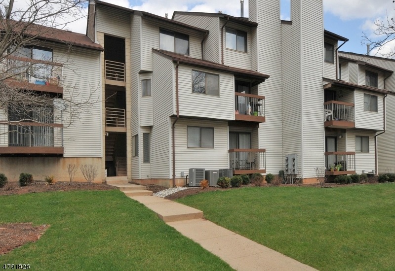 3312 Richmond Ct unit 33051, Hillsborough, NJ 08844 - photo 1