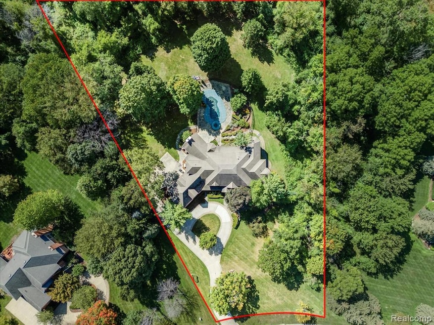 630 Sheldon Ct, Rochester, MI 48306 - photo 1