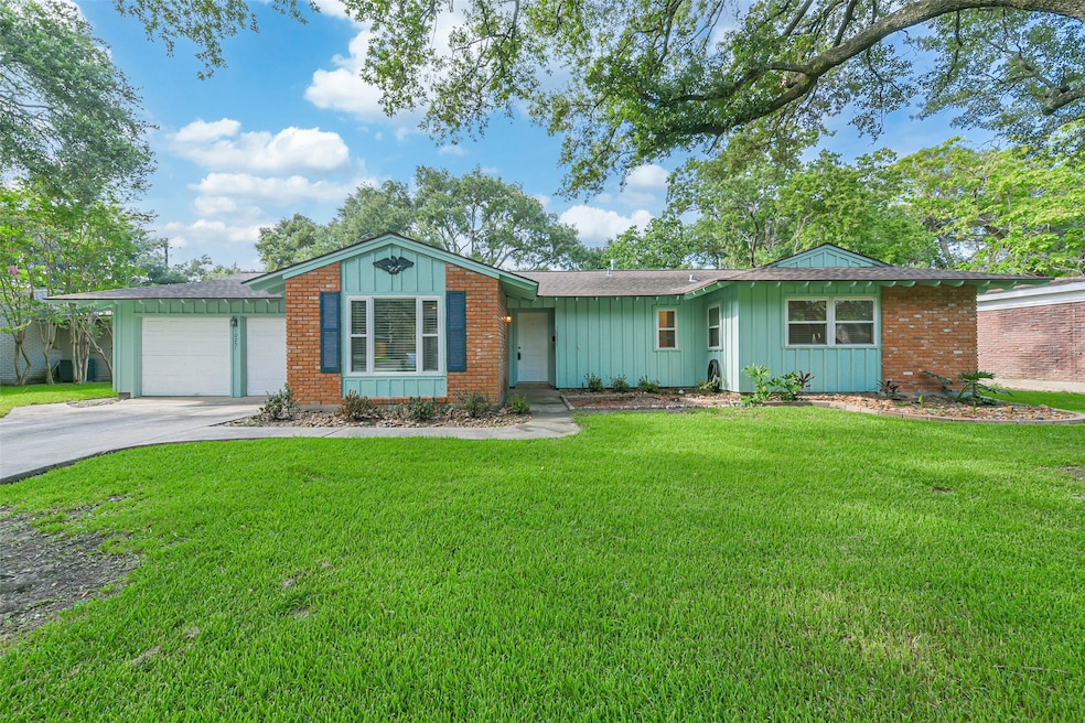 10251 Old Orchard Rd, La Porte, TX 77571 - photo 1