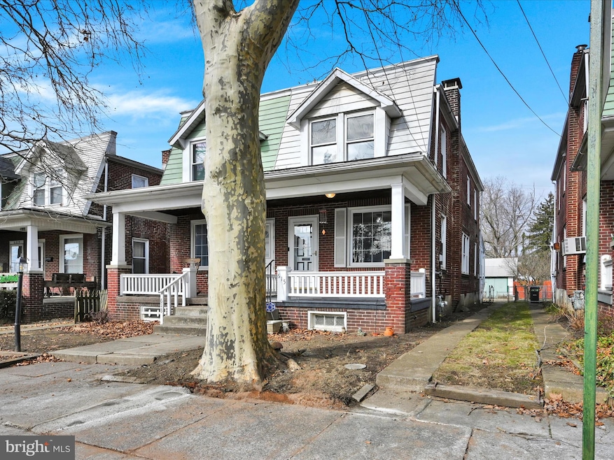 615 Crescent Ave, Reading, PA 19605 - photo 1