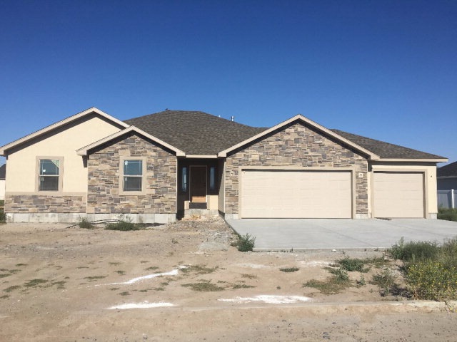 2833 Trevino Dr, Blackfoot, ID 83221 - photo 1