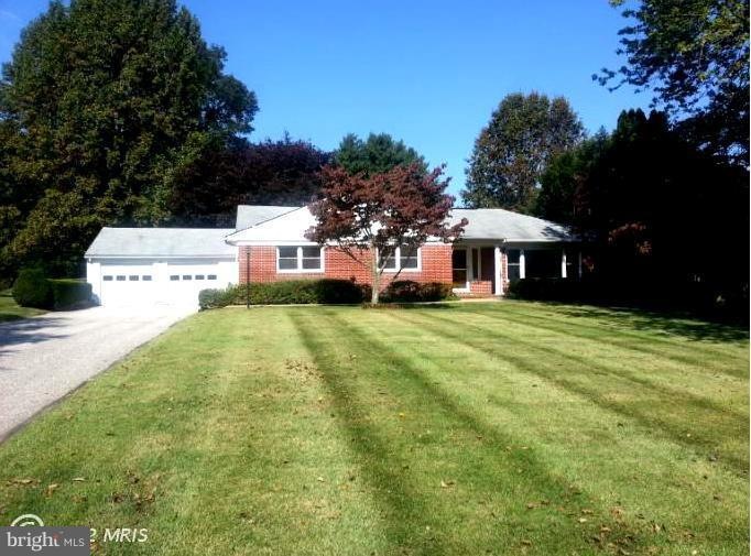 5746 Oakland Rd, Sykesville, MD 21784 - photo 1