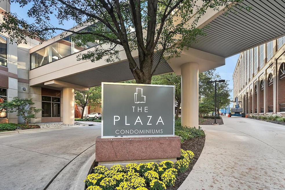 Plaza Main Photo