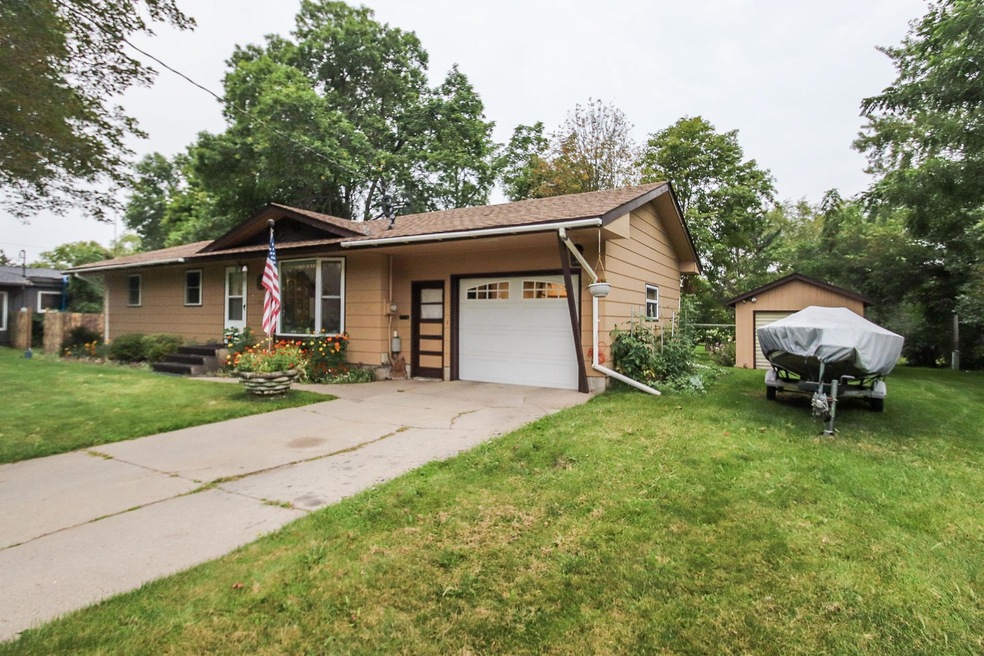 709 2nd St S, Sauk Rapids, MN 56379 - photo 1