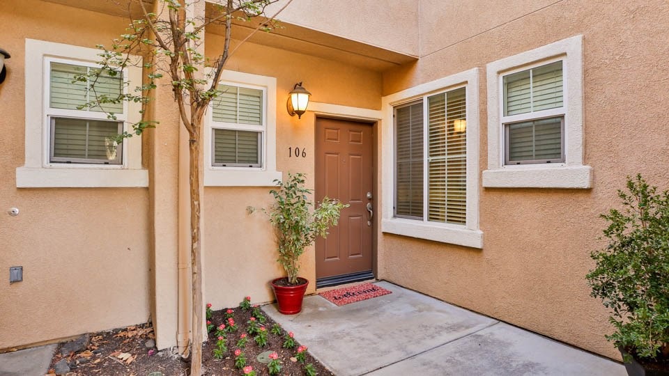 15428 Park Point Ave unit 106, Lake Elsinore, CA 92532 - photo 1