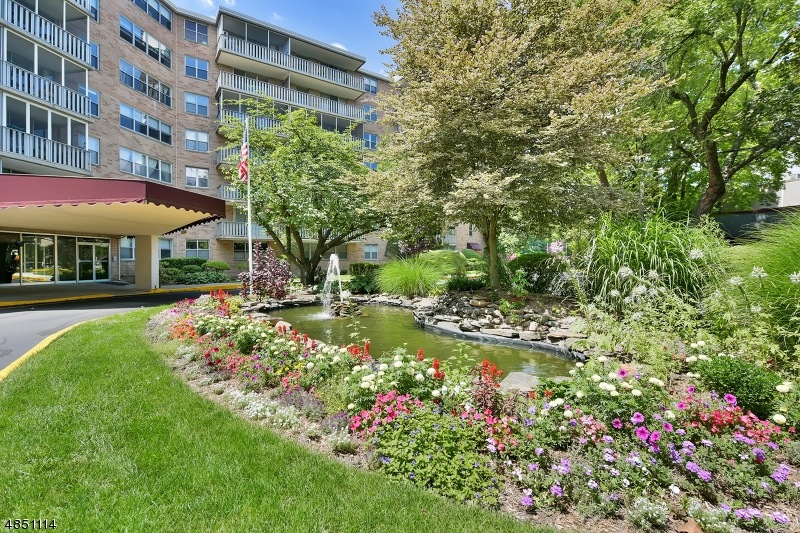 530 Valley Rd unit 2K, Montclair, NJ 07043 - photo 1