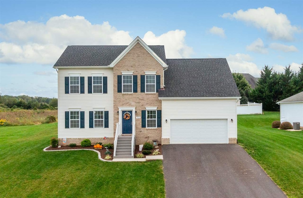 904 Waterton St, Staunton, VA 24401 - photo 1