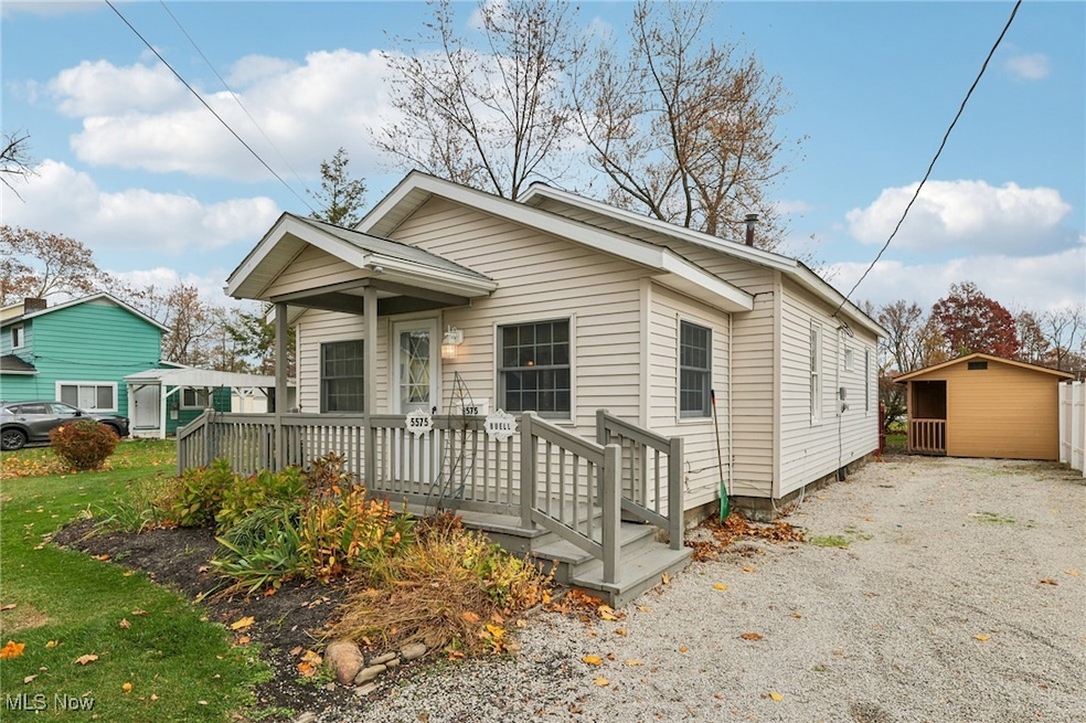 5575 N Chagrin Dr, Mentor-On-the-lake, OH 44060 - photo 1