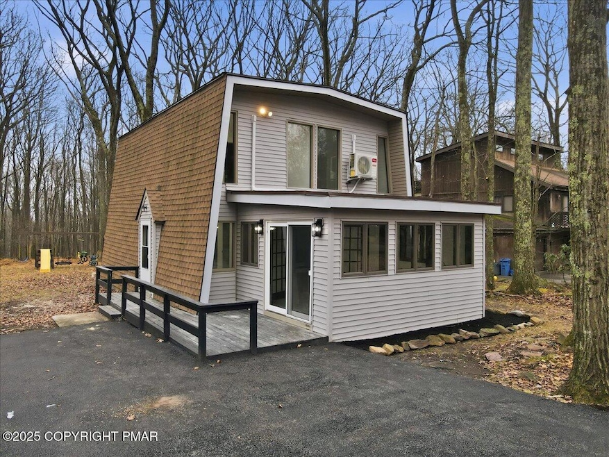 3217 Hamlet Dr, Coolbaugh Township, PA 18466 - photo 1