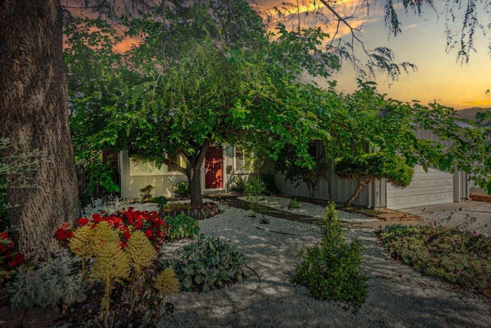 For Sale $1,099,000