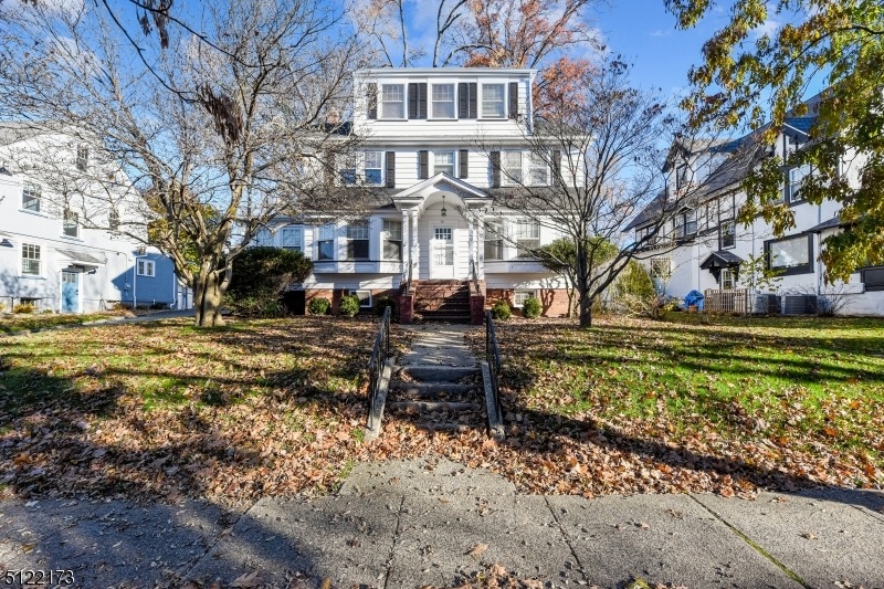 75 Oakview Ave, Maplewood, NJ 07040 - photo 1