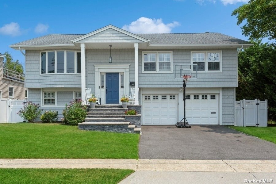 276 Greenway Rd, Lido Beach, NY 11561