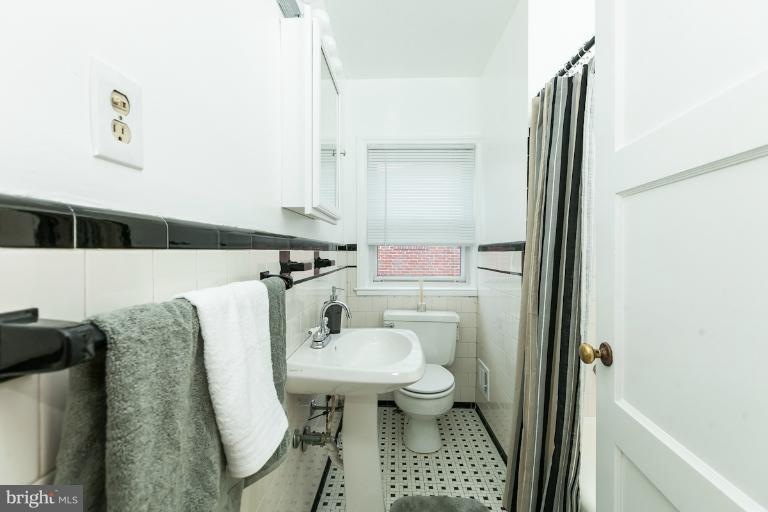 3626 Eastwood Dr, Baltimore, MD 21206 - photo 1