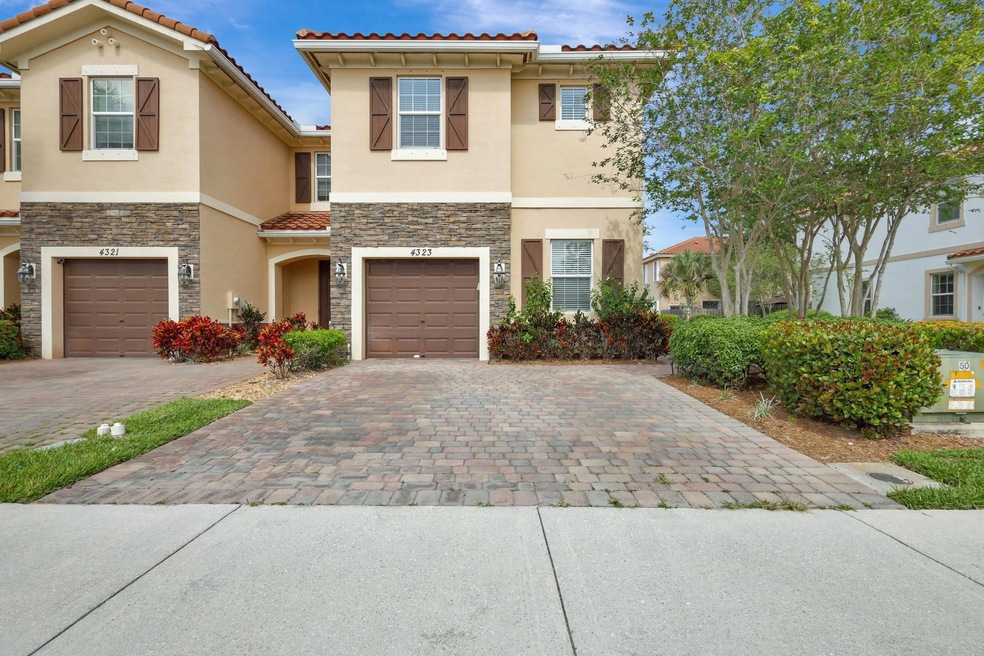 4323 Brewster Ln, West Palm Beach, FL 33417 - photo 1