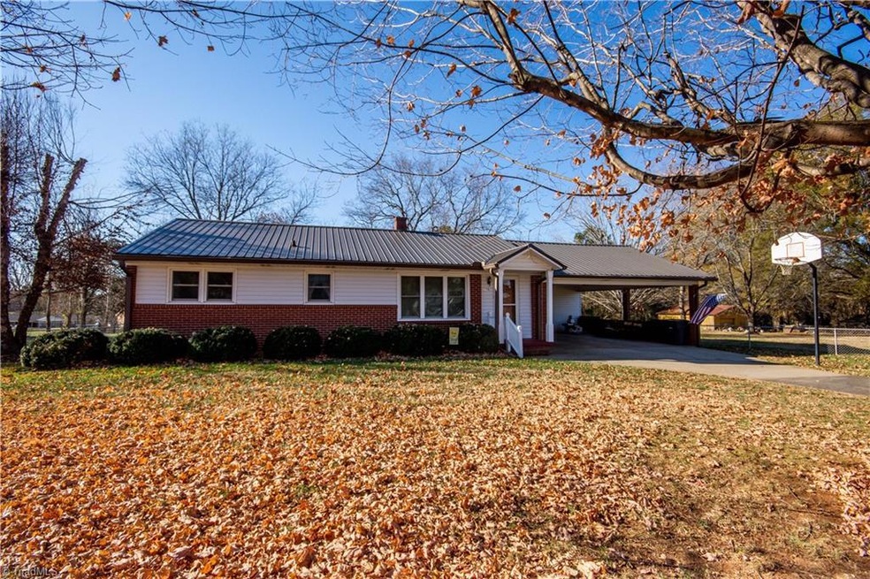 179 Shumaker Dr, Statesville, NC 28625 - photo 1