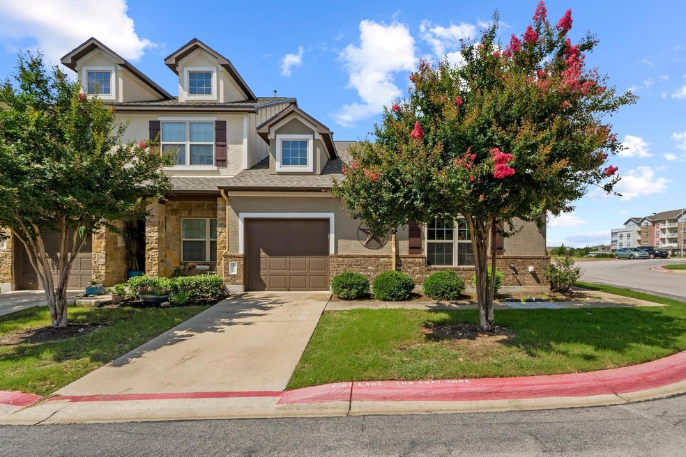 View of front of property featuring a front yard,