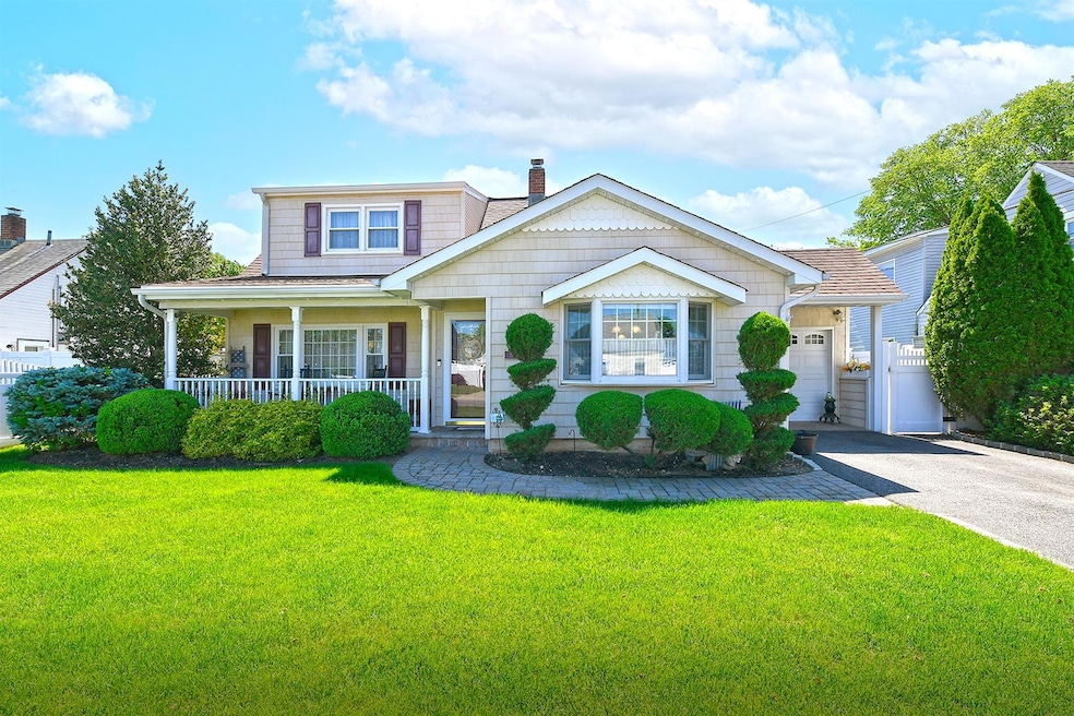 57 Carnation Rd, Levittown, NY 11756 - photo 1