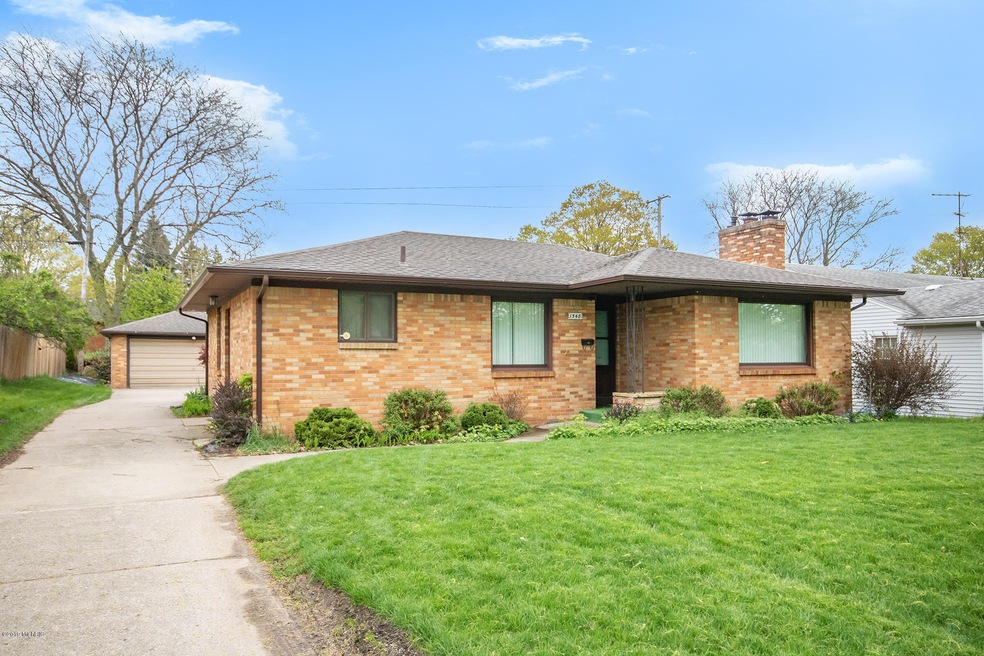 1548 Carlton Ave NE, Grand Rapids, MI 49505 - photo 1