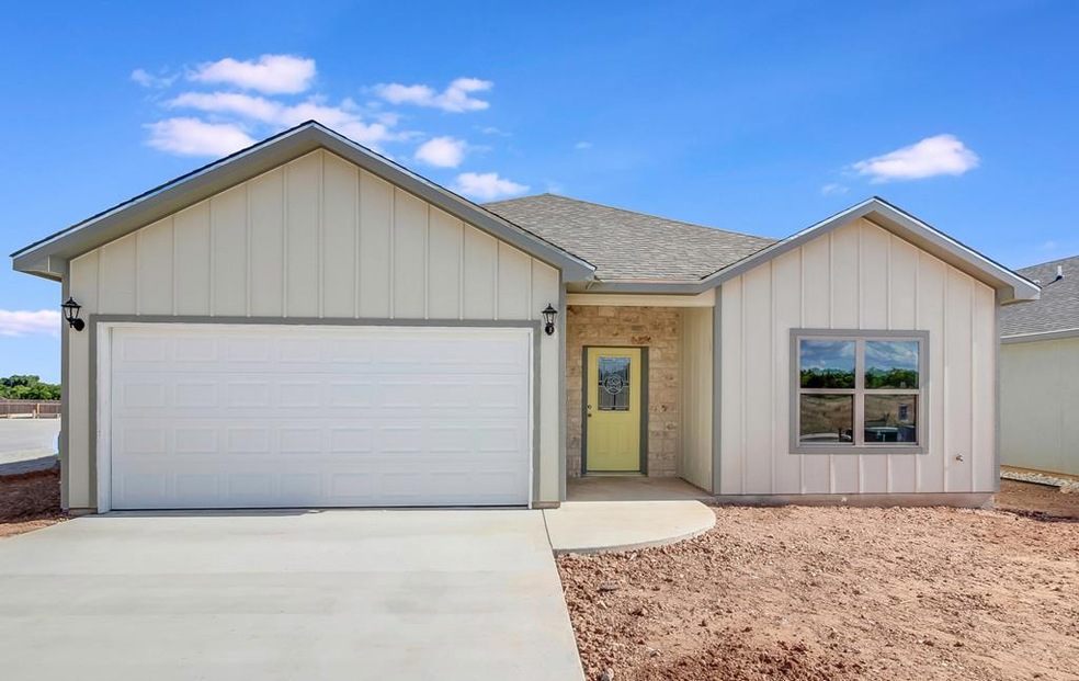 129 Feather Way, Fredericksburg, TX 78624 - photo 1