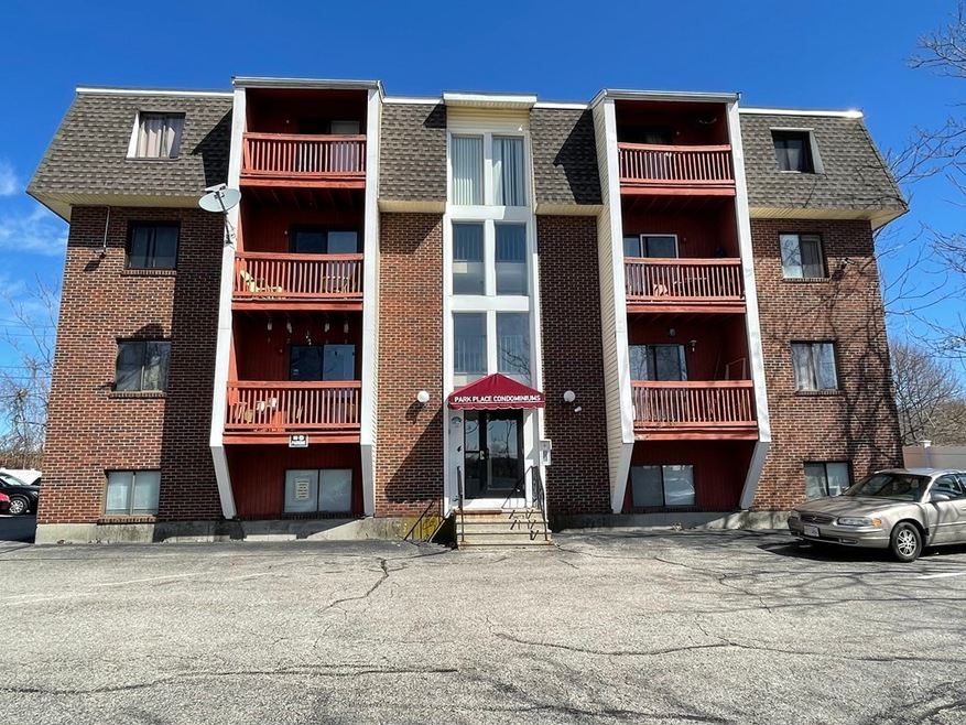 4 Park Avenue Place unit 11, Worcester, MA 01603 - photo 1