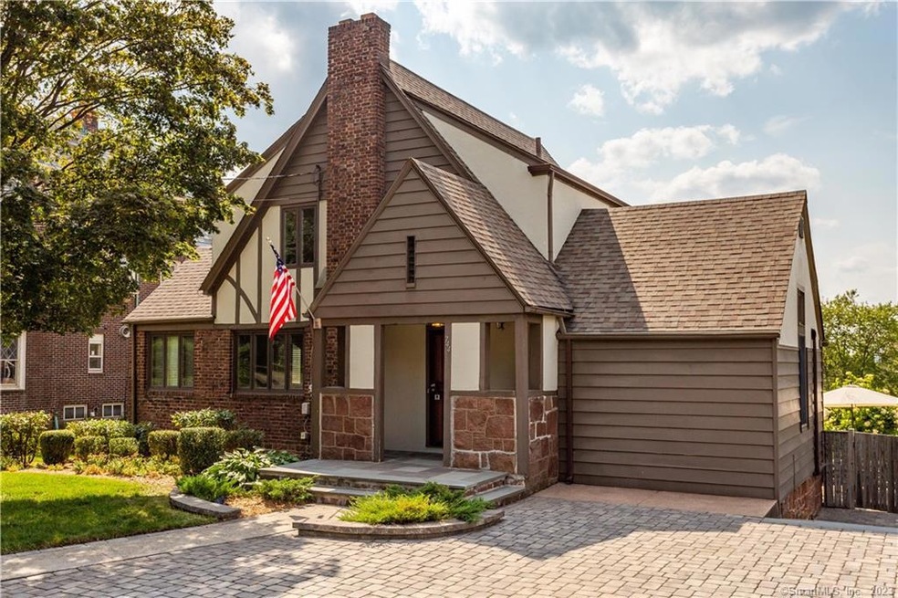 744 Townsend Ave, New Haven, CT 06512 - photo 1