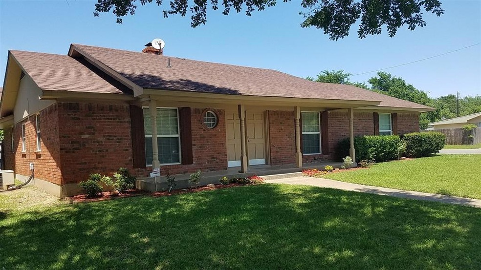 941 Springdale Rd, Bedford, TX 76021 - photo 1
