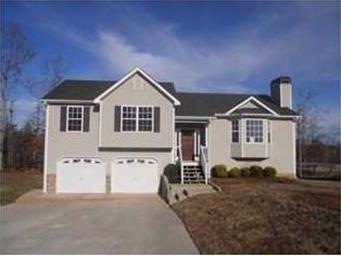 Exterior Front. FABULOUS VINYL SPLIT FOYER.  LOW M