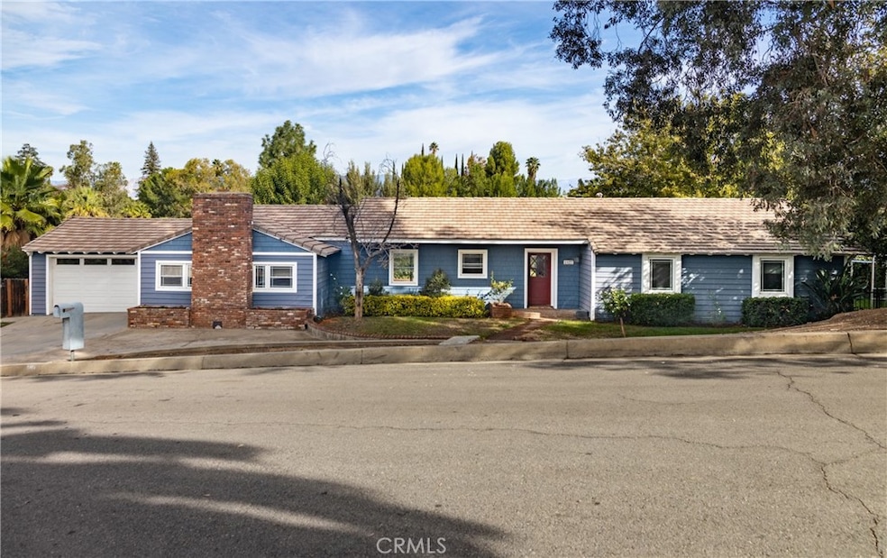 1427 Elizabeth Crest Dr, Redlands, CA 92373 - photo 1