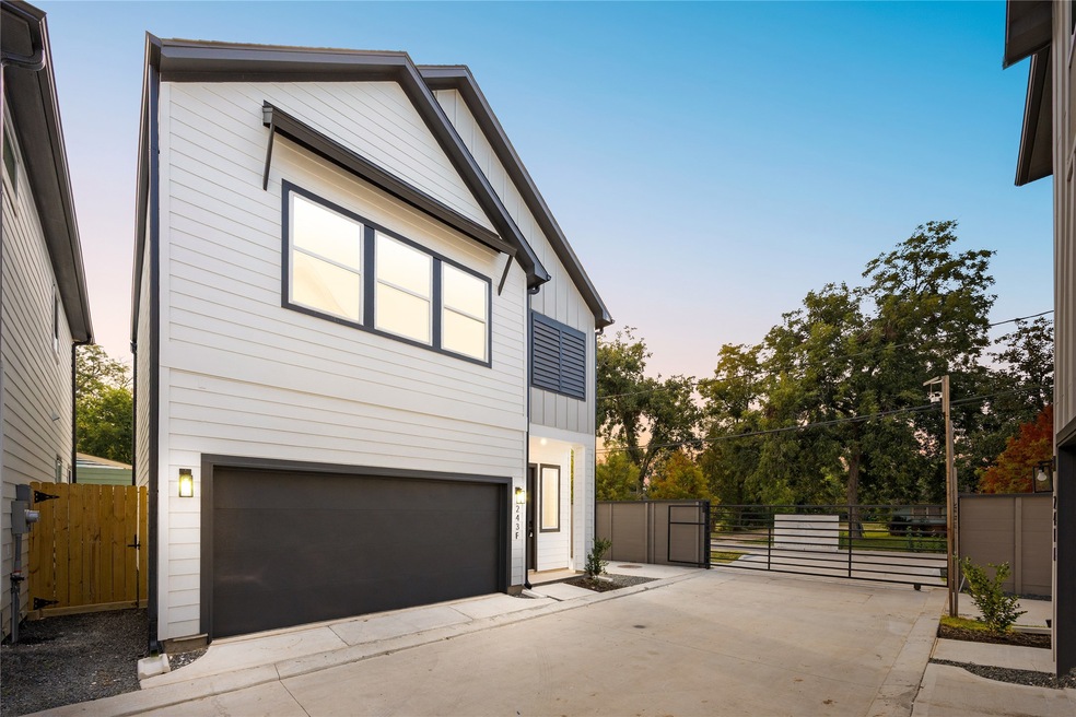 243 Rebecca St unit F, Houston, TX 77022 - photo 1