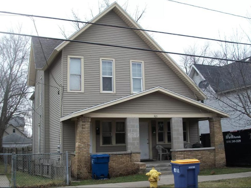 905 Chatham
