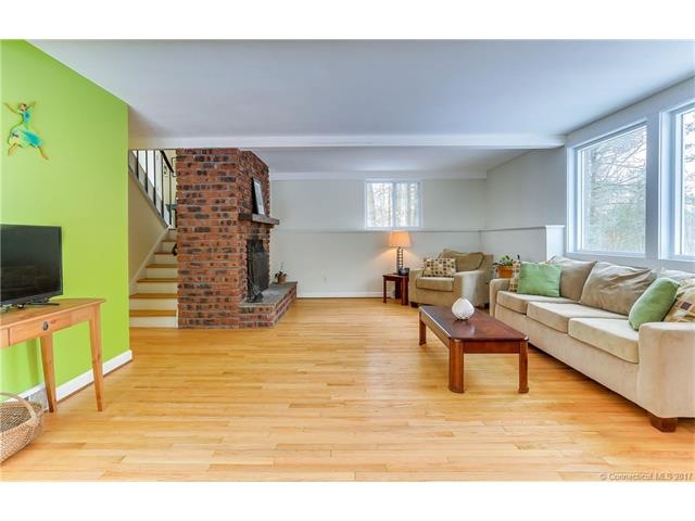 84 Hurlburt St, Glastonbury, CT 06033 - photo 1