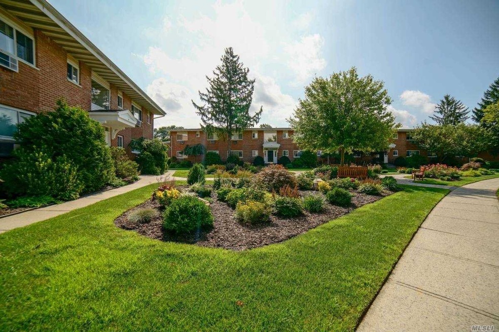 30 Wildwood Gardens unit 30E, Port Washington, NY 11050 - photo 1