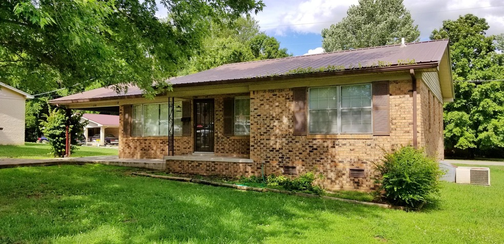 238 Meadow Brook Dr, Linden, TN 37096 - photo 1