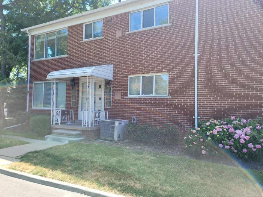 15818 Windmill Pointe Dr, Grosse Pointe Park, MI 48230 - photo 1