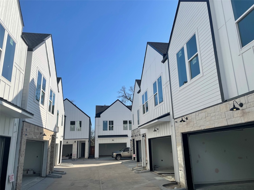 845 Martin St, Houston, TX 77018 - photo 1