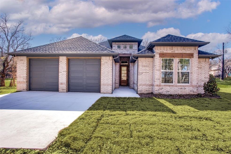 1060 N Cardinal Rd, Azle, TX 76020 - photo 1