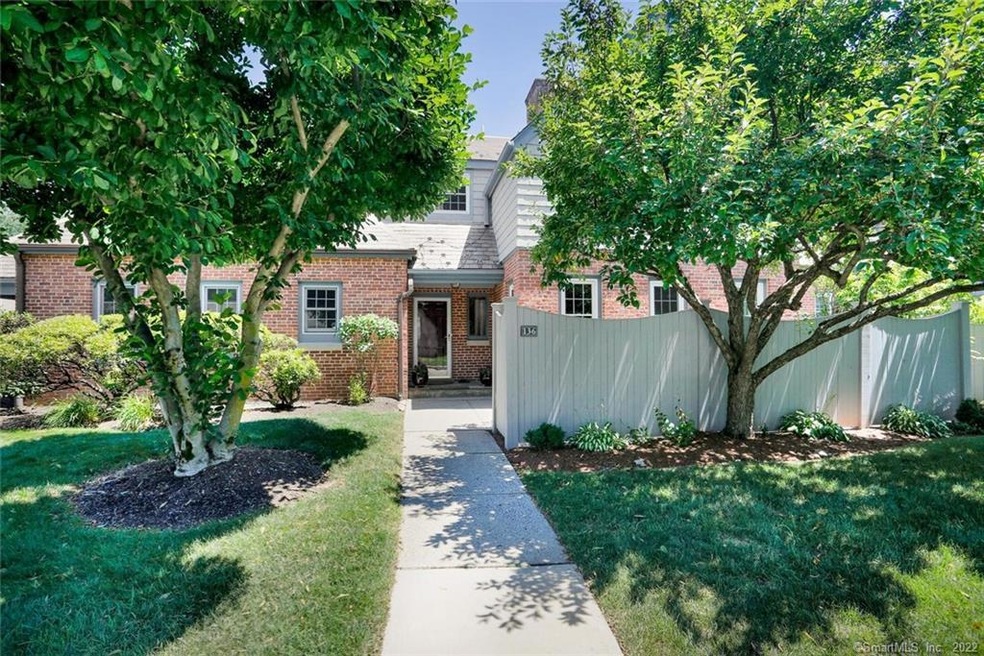 136 Roberton Crossing unit 136, Fairfield, CT 06825 - photo 1