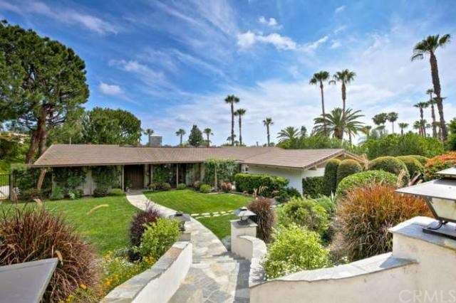 Single level house in the exclusive North Tustin n