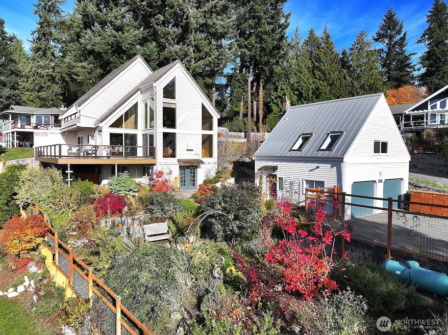 For Sale $1,095,000 • Co-Listing Agent