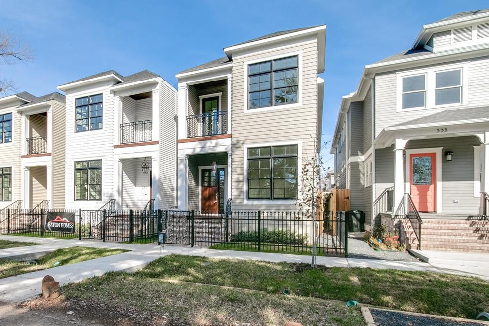 339 W 27th St, Houston, TX 77008 - photo 1