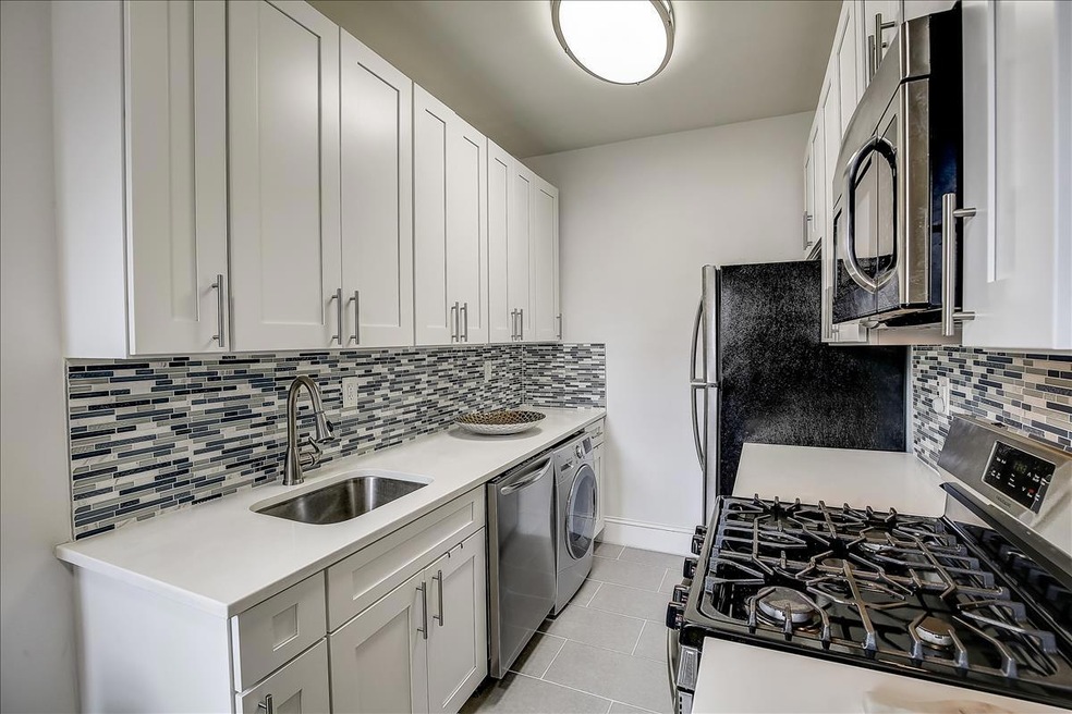 1100 Grand Concourse unit 5J, Bronx, NY 10456 - photo 1