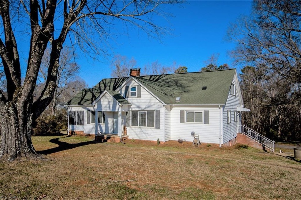 4096 Wilkesboro Hwy, Statesville, NC 28625 - photo 1