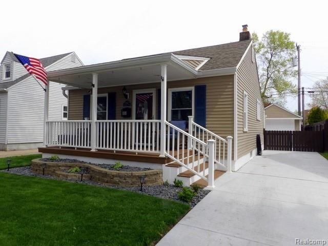 NICE ALLEN PARK LOCATION – SHORT WALK TO PARKS, LO