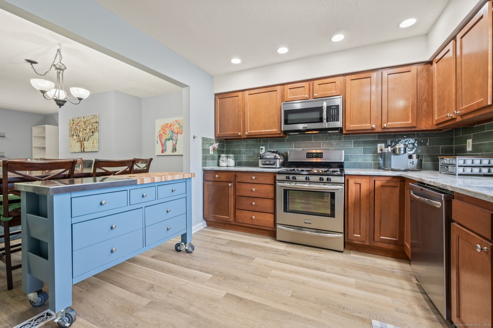 140 Thompson St unit 13C, East Haven, CT 06513 - photo 1